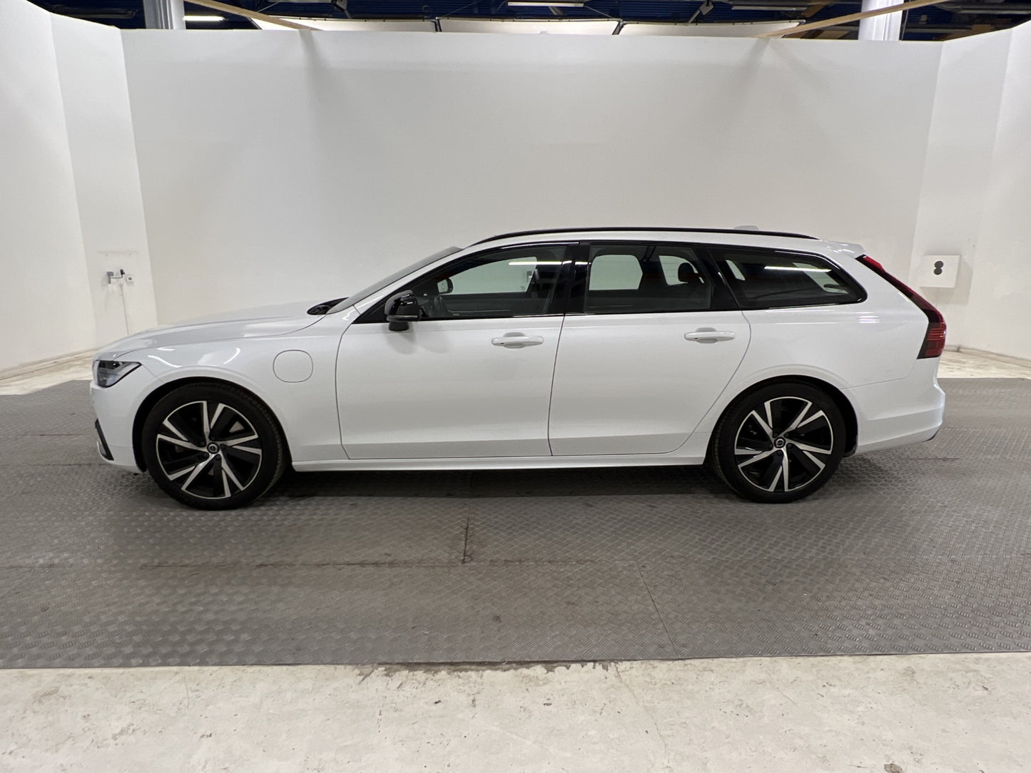 Volvo V90 T6 AWD Recharge 340hk R-Design 360* Pano H/K