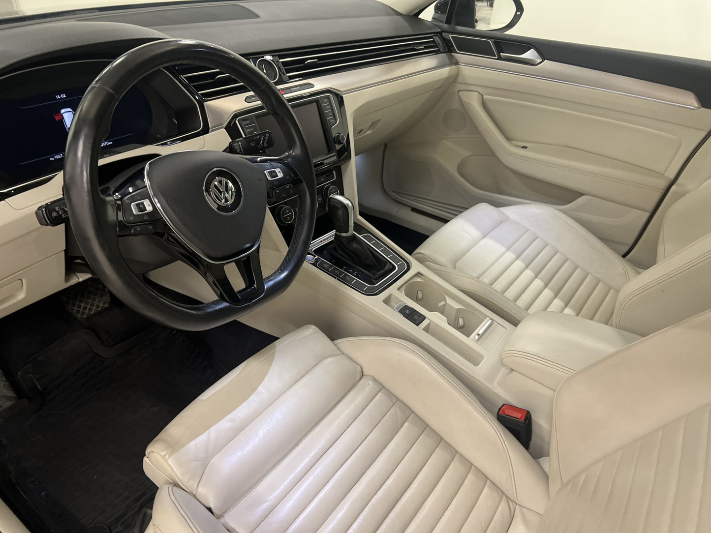 Volkswagen Passat 2.0 4M Executive Cockpit D-värme B-kamera