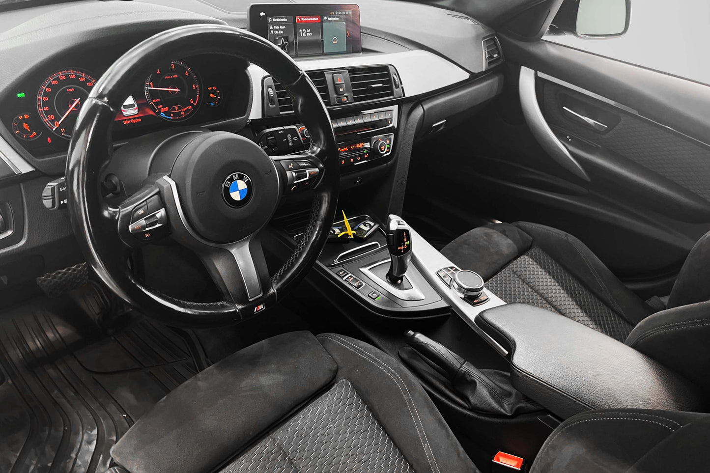 BMW 320d xDrive Touring 190hk M-Sport Navi HiFi Cockpit Drag