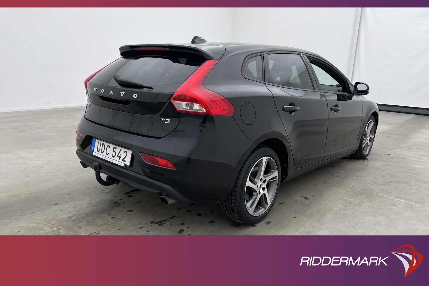 Volvo V40 T3 152hk Momentum VOC Värmare Kamera Drag Välserv