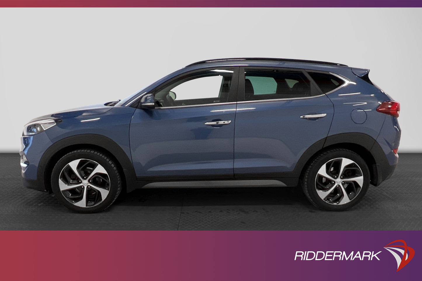 Hyundai Tucson 2.0 CRDi 4WD Premium Kamera Pano Drag Skinn