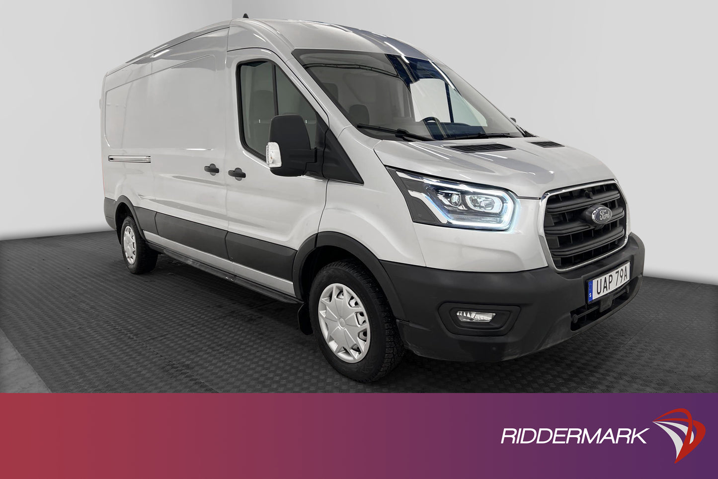 Ford Transit 350 2.0 Automat L2H2 Värmare Dragkrok Moms