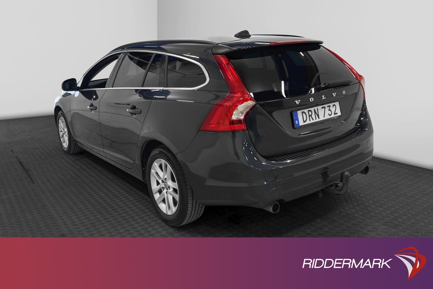 Volvo V60 T3 150hk Momentum VOC Värmare Drag PDC Välservad