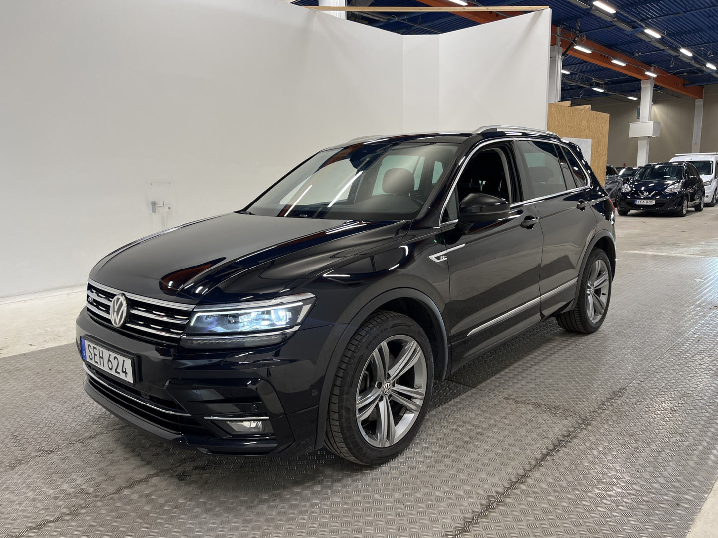 Volkswagen Tiguan 4M 190hk R-Line Cockpit Värmare B-Kam Drag