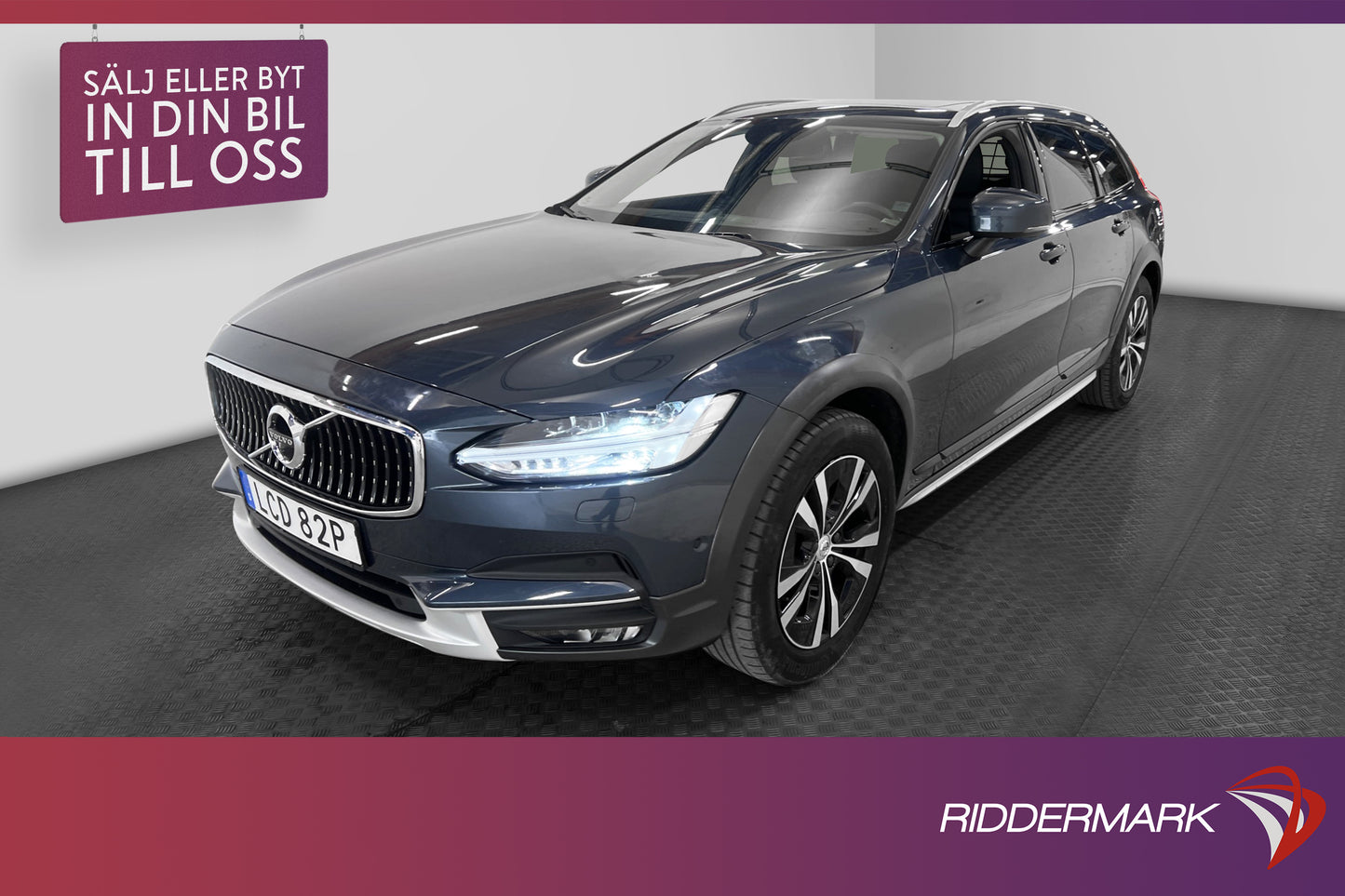 Volvo V90 Cross Country D4 AWD B&W Pano Skinn Dvärm VOC 360°