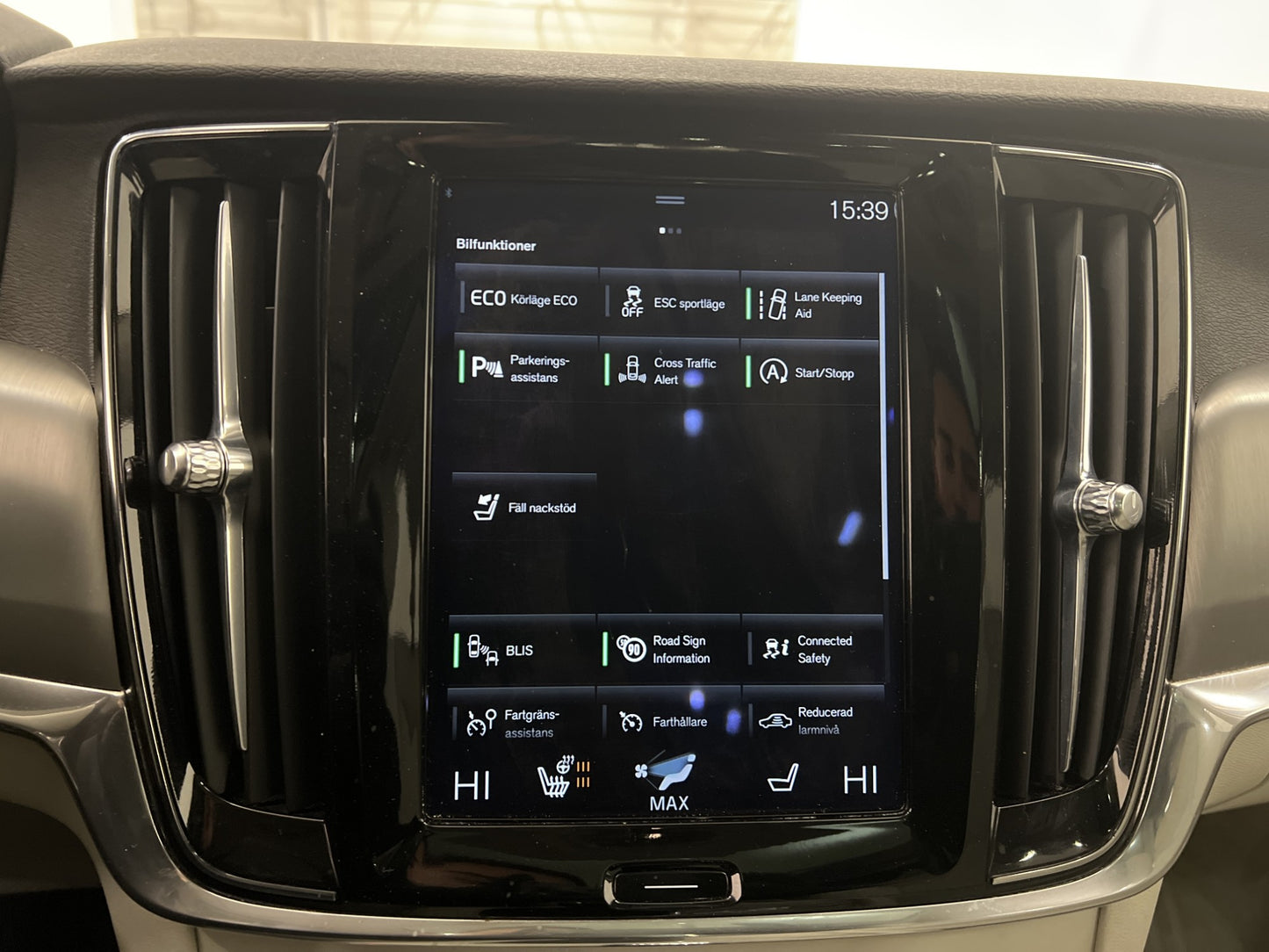 Volvo V90 D4 190hk Advanced VOC Pano Värmare Navi 4-Zon BLIS