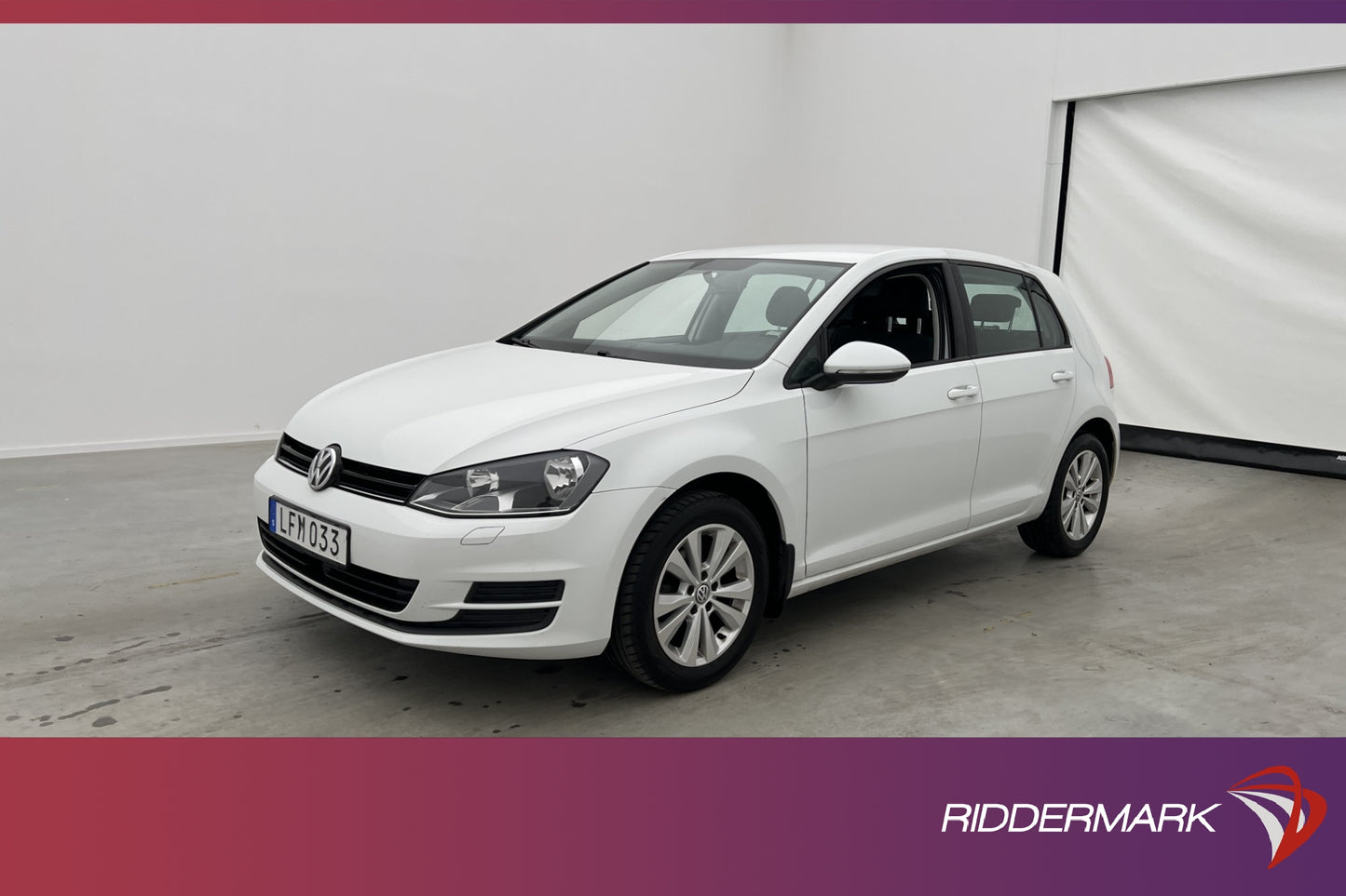 Volkswagen Golf TSI 110hk Style Kamera CarPlay Drag Välserv