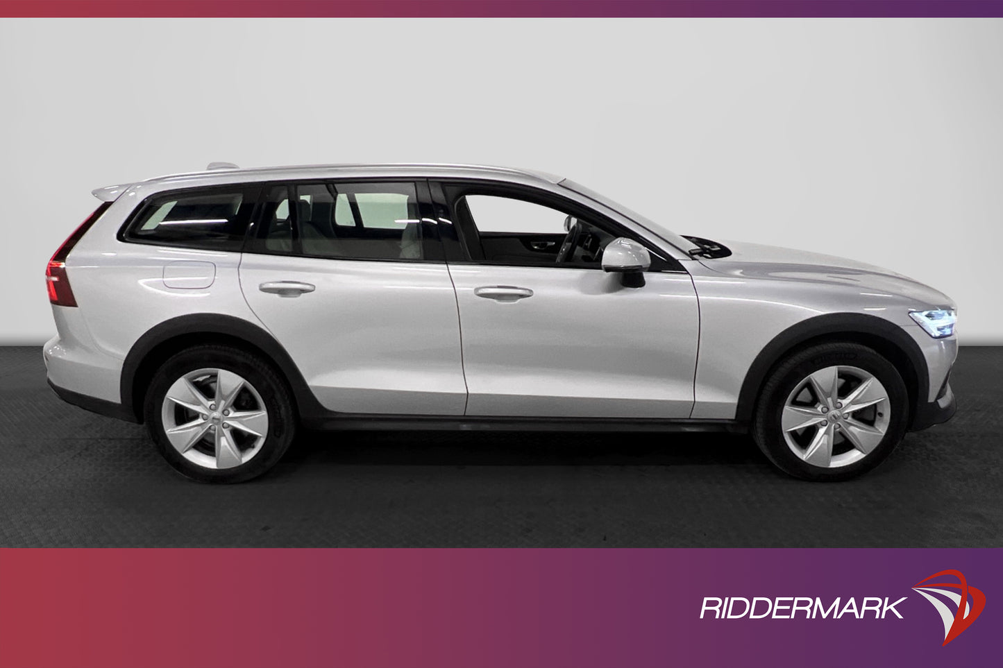 Volvo V60 Cross Country D4 190hk AWD D-Värm VOC Skinn Navi