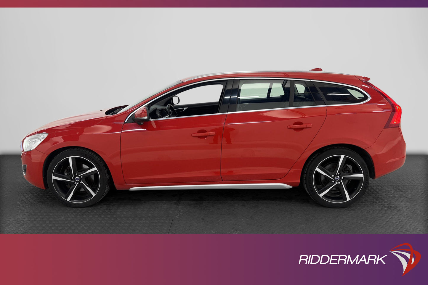 Volvo V60 D5 205hk AWD Summum D-värm VOC BLIS Navi Drag