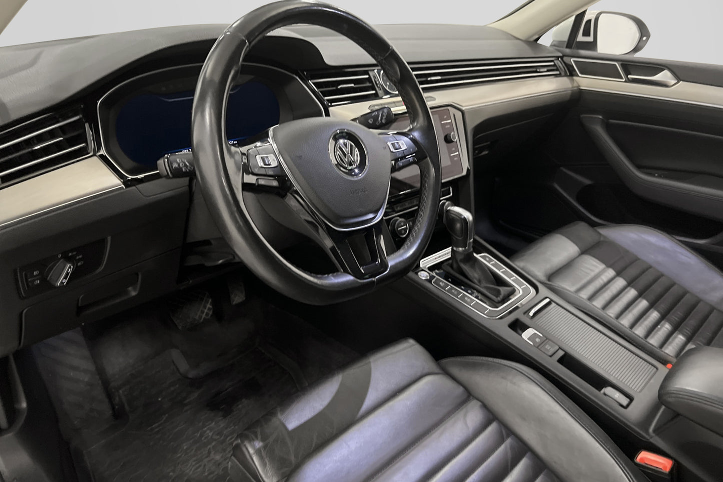 Volkswagen Passat 2.0 TDI 4M  R-line Pano Cockpit Värm Skinn