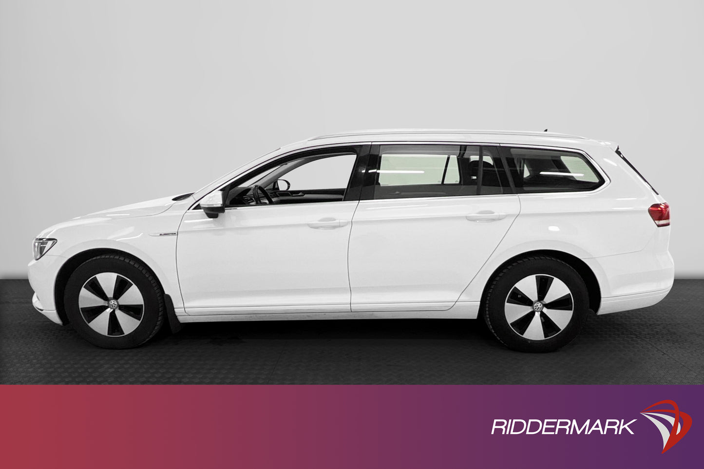 Volkswagen Passat 2.0 150hk Värmare Bkamera Dragkrok Keyless