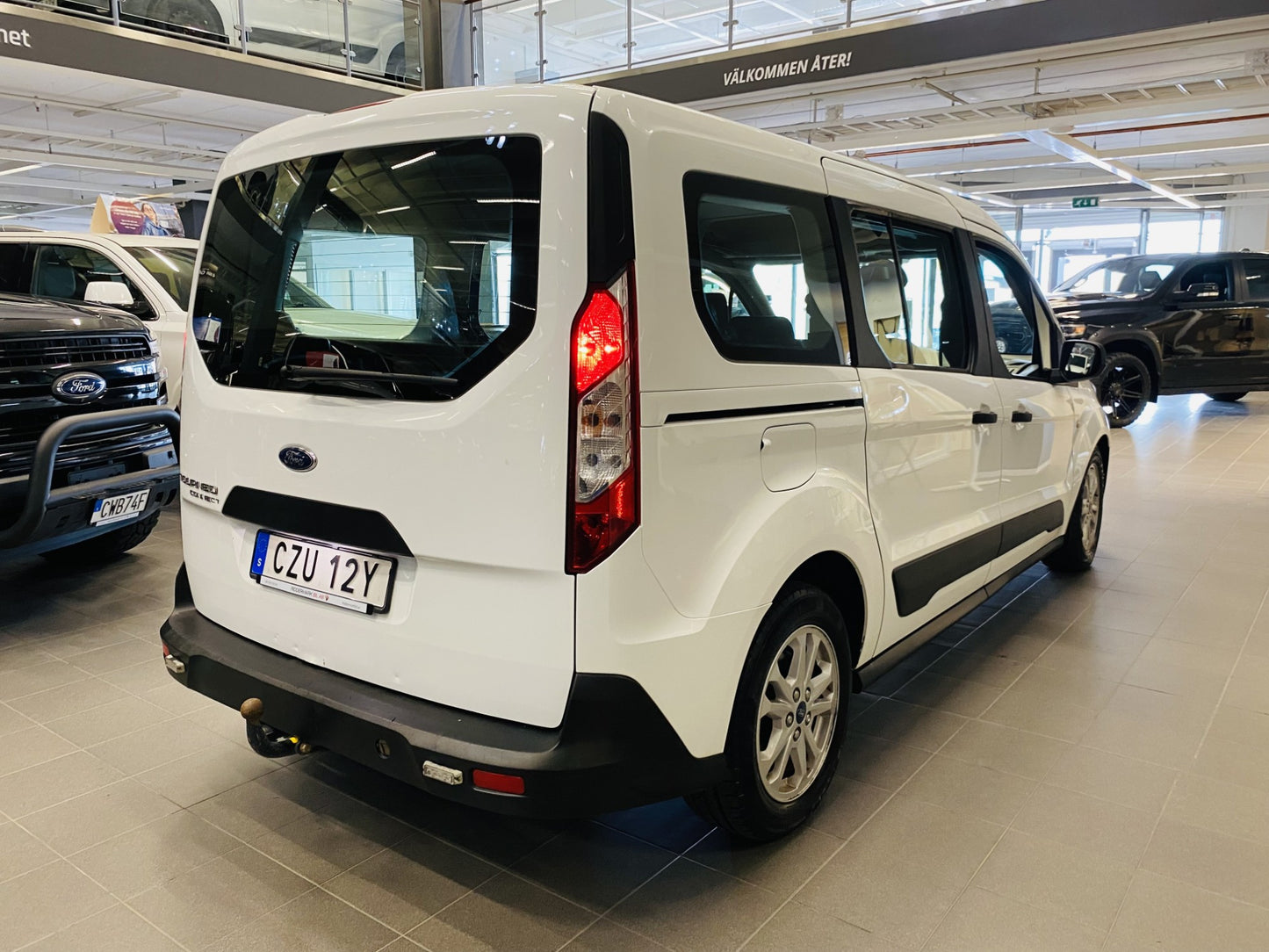 Ford Grand Tourneo Connect 100hk Värmare Drag 5-Sits Moms