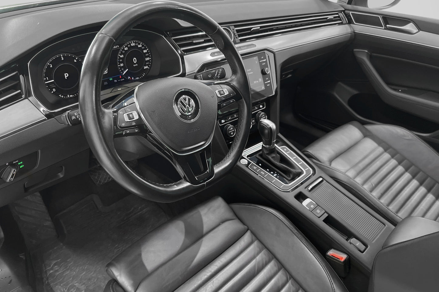 Volkswagen Passat 2.0 TDI 190hk R-Line Cockpit Värmare Drag