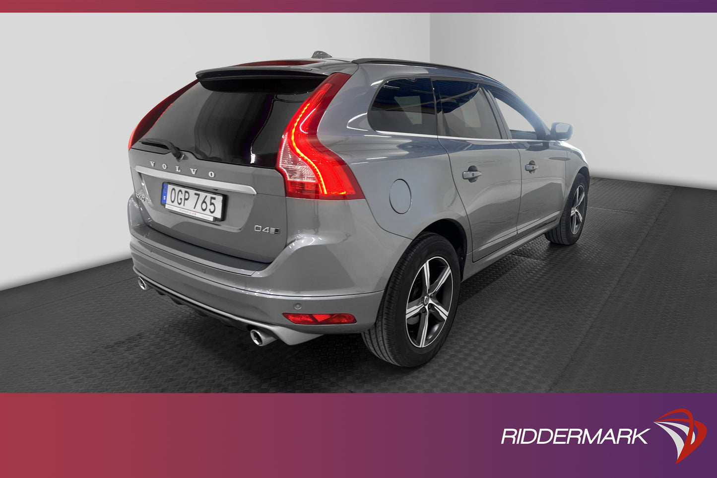 Volvo XC60 D4 AWD R-Design Pano B-kamera Navi D-värm VOC