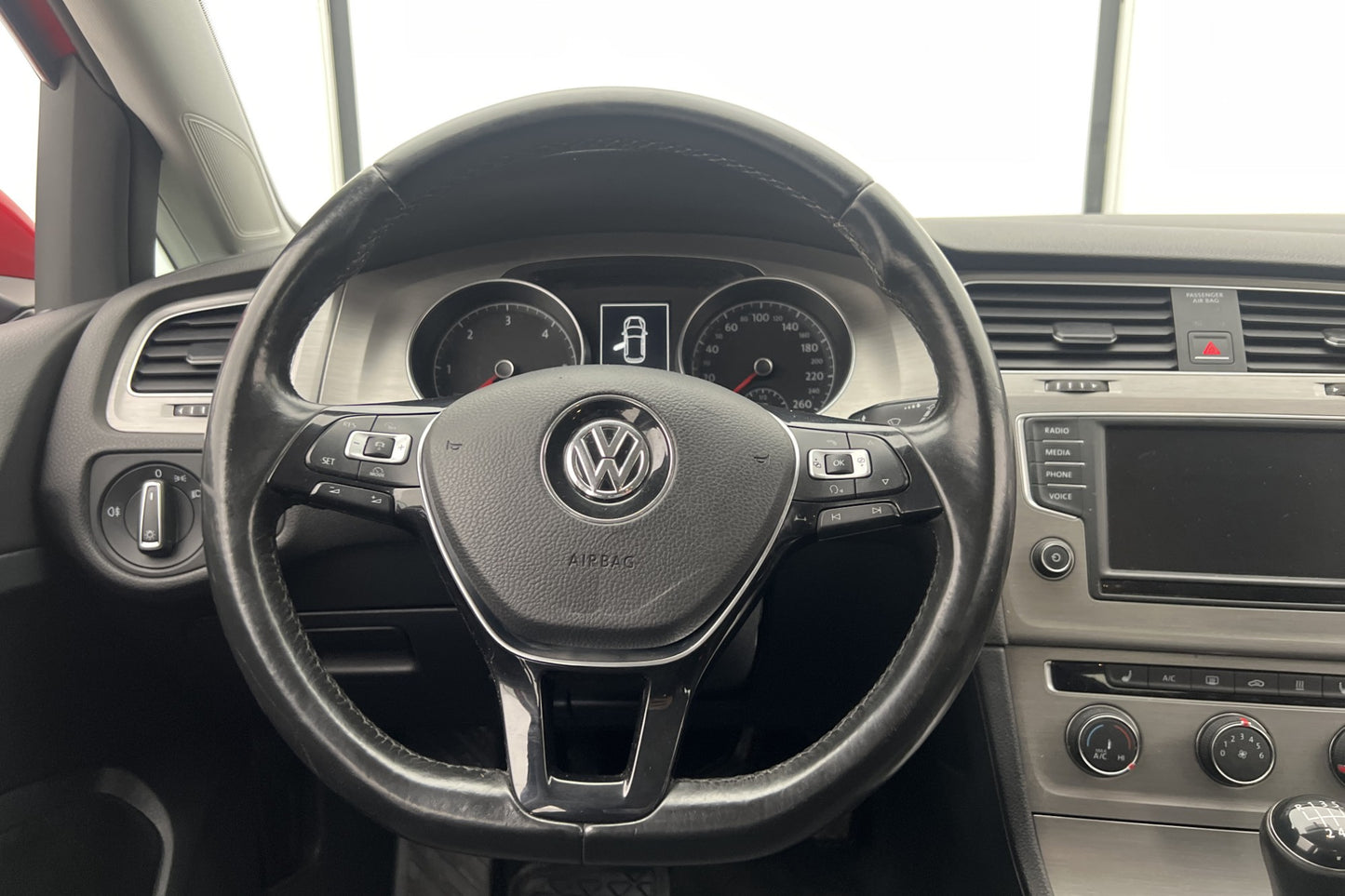 Volkswagen Golf 1.6 TDI 110hk Style Värmare CarPlay Välserv