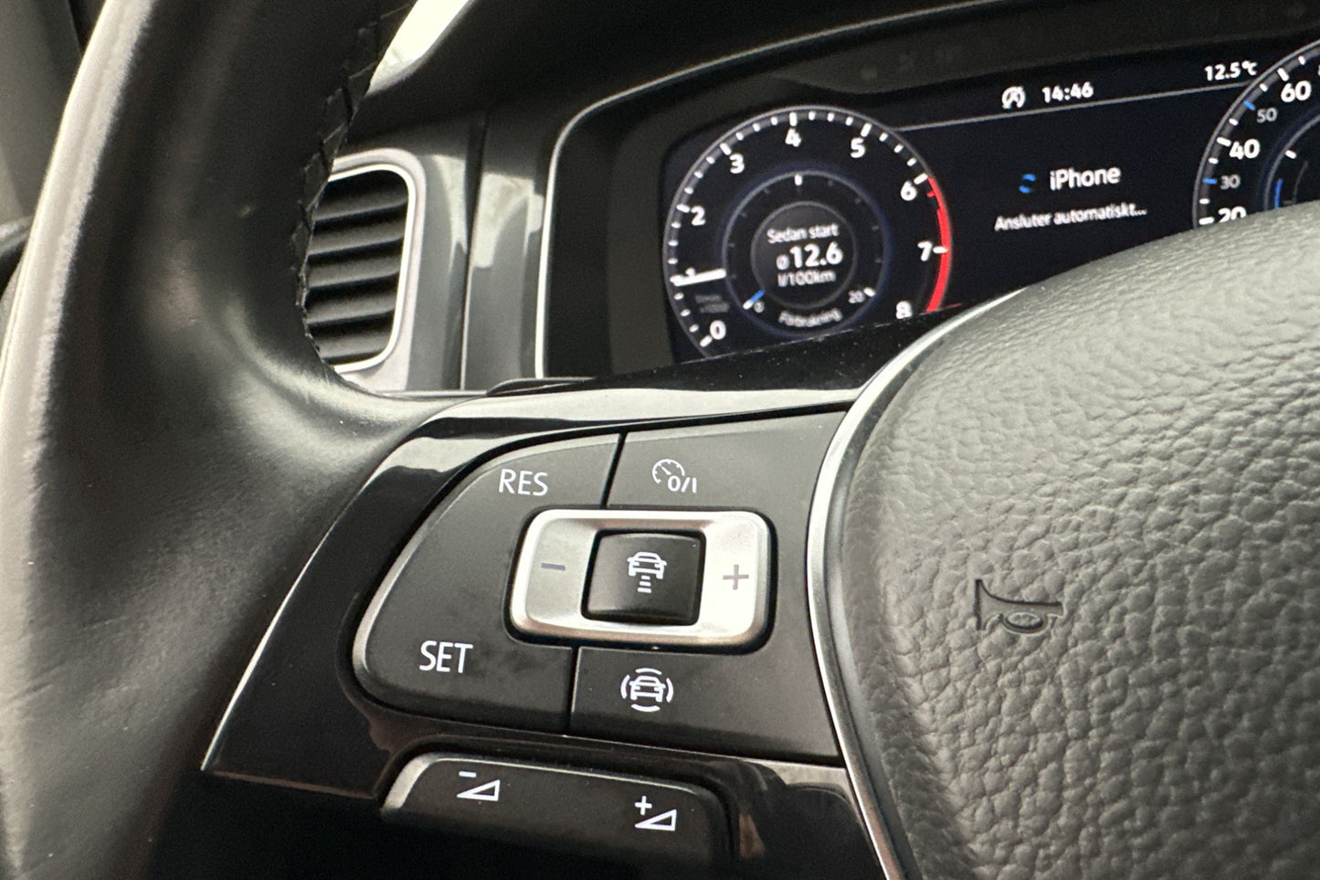 Volkswagen Golf TSI 115hk R-Line Cockpit  Sensorer CarPlay