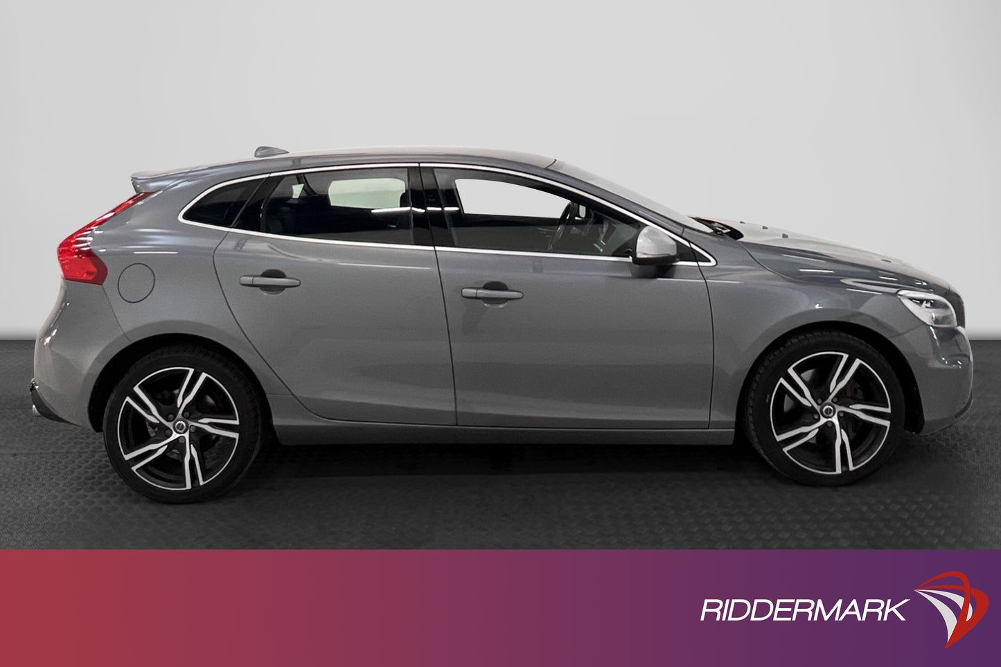 Volvo V40 D3 150hk R-Design D-Värmare VOC B-Kamera Navi