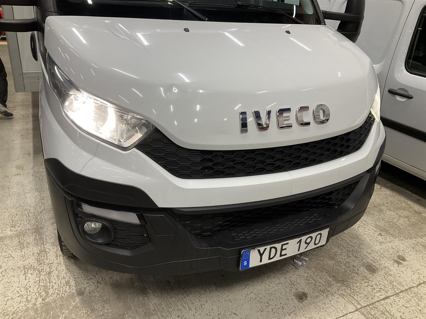 Iveco Daily 3.0 Bakgavellyft 3-Sits B-Kamera 1-Ägare Moms