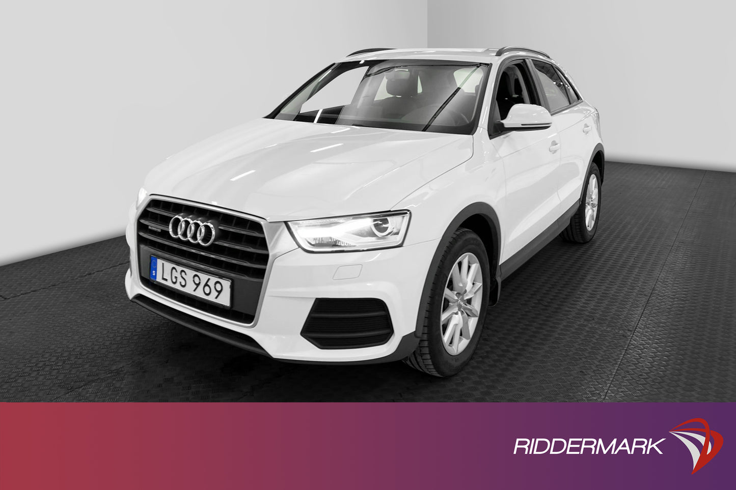 Audi Q3 2.0 TDI quattro 150hk S-Line Halvskinn BT Drag