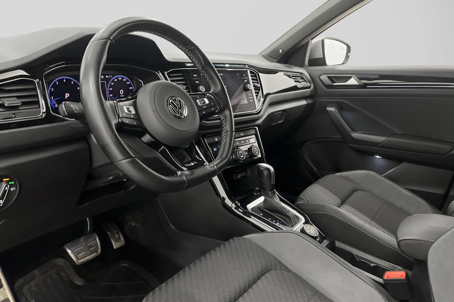 Volkswagen T-Roc R 300hk 4M R-Line Cockpit B-kamera Drag