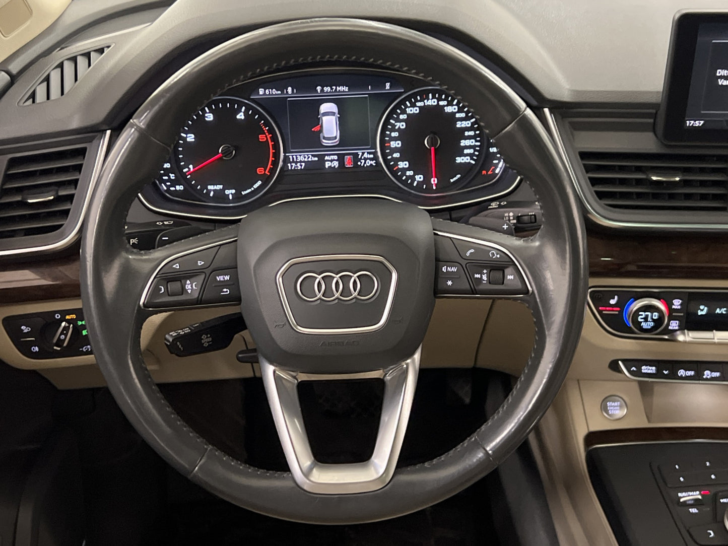 Audi Q5 2.0 TDI 190hk Quattro D-Värm Pano B-Kamera Skinn