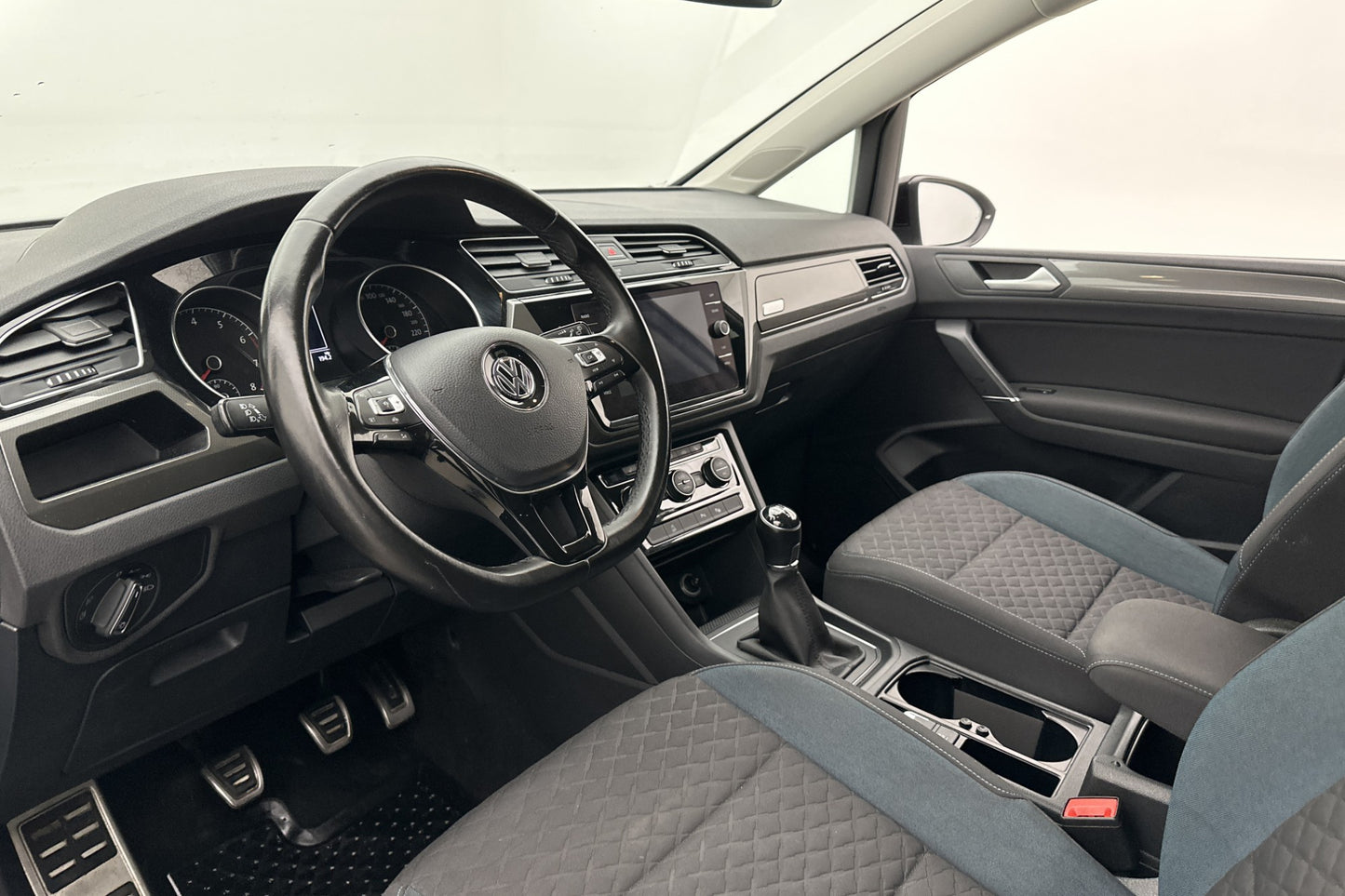 Volkswagen Touran TSI 115hk Pluspaket 7-sits Kamera Dragkrok