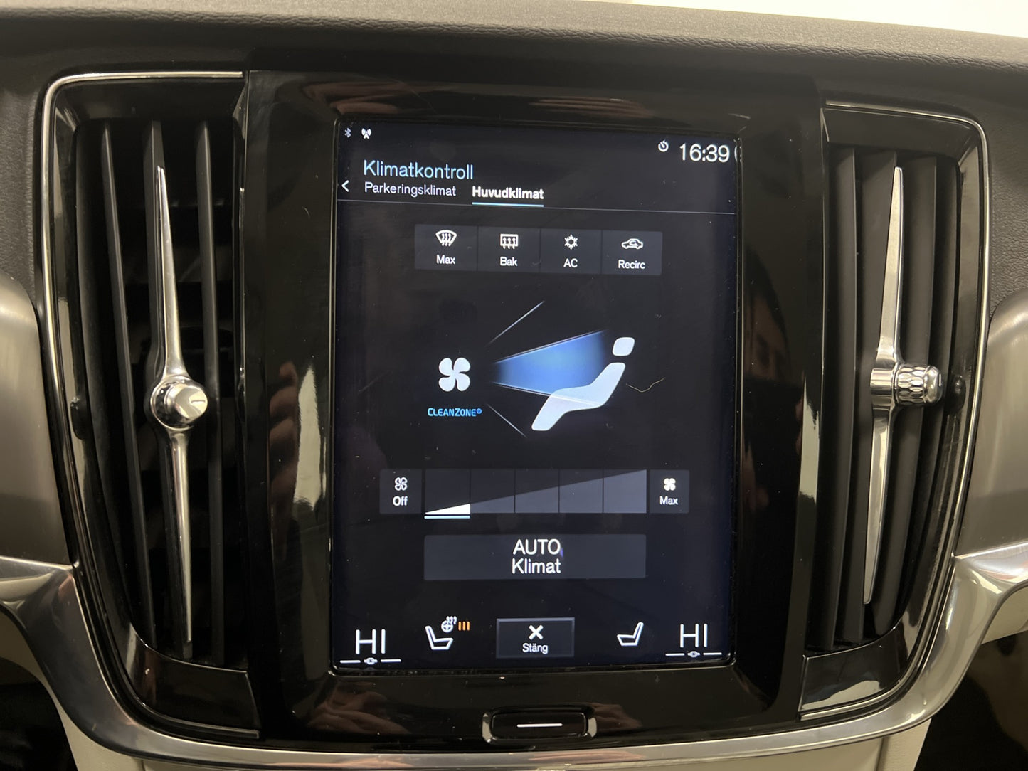 Volvo V90 D3 Advanced VOC Värm HUD Kamera BLIS Keyless Drag