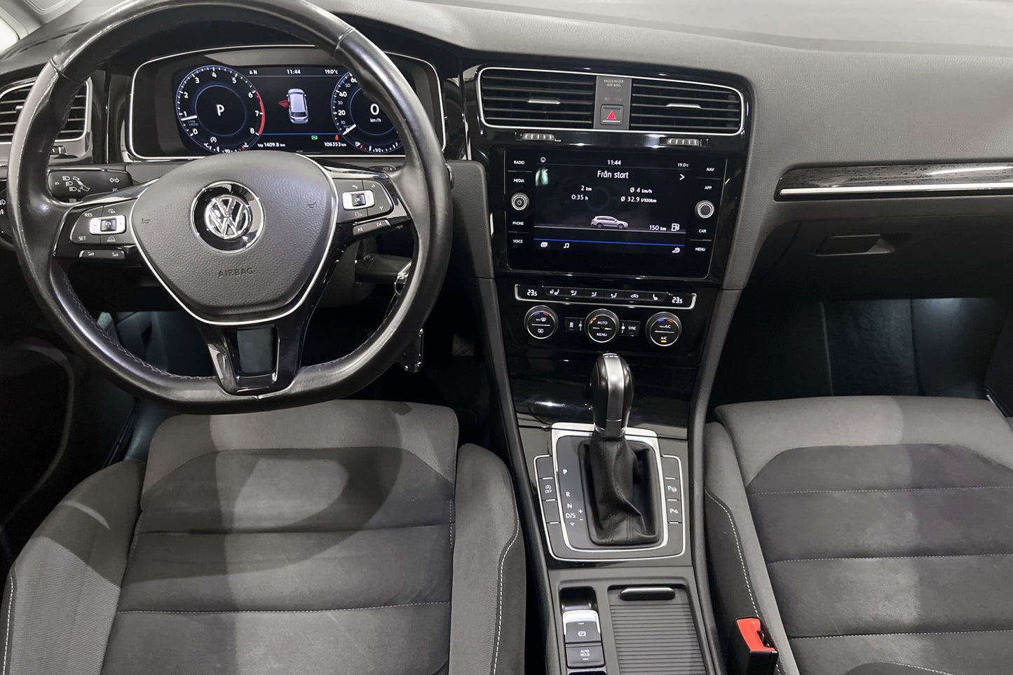 Volkswagen Golf 1.4 TSI 150hk GT Cockpit Pano Värmare Drag