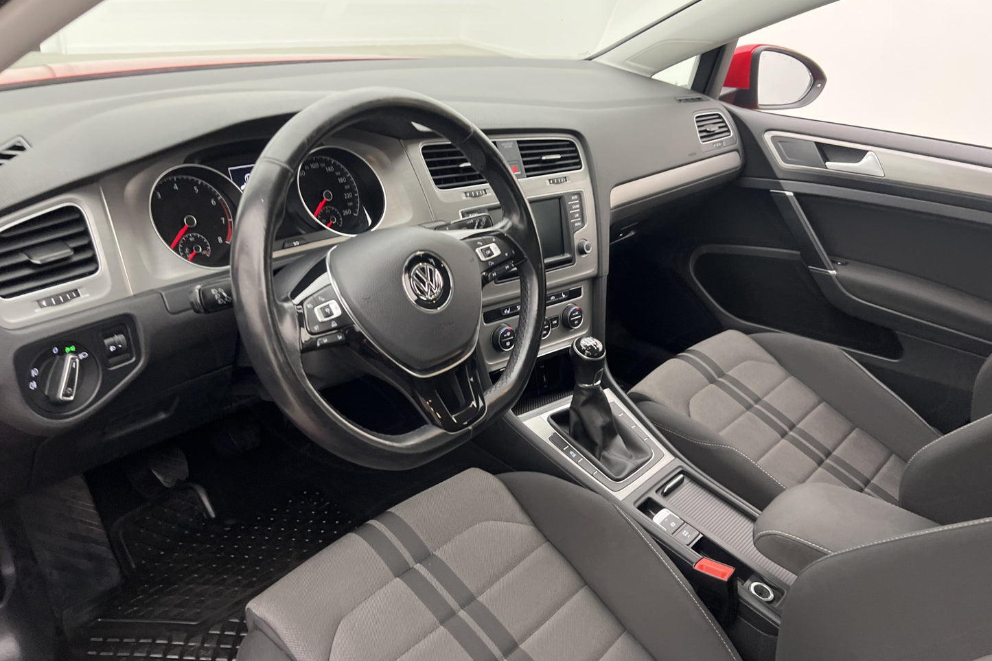 Volkswagen Golf 1.2 TSI 110hk R-Line Värm CarPlay Rattvärme