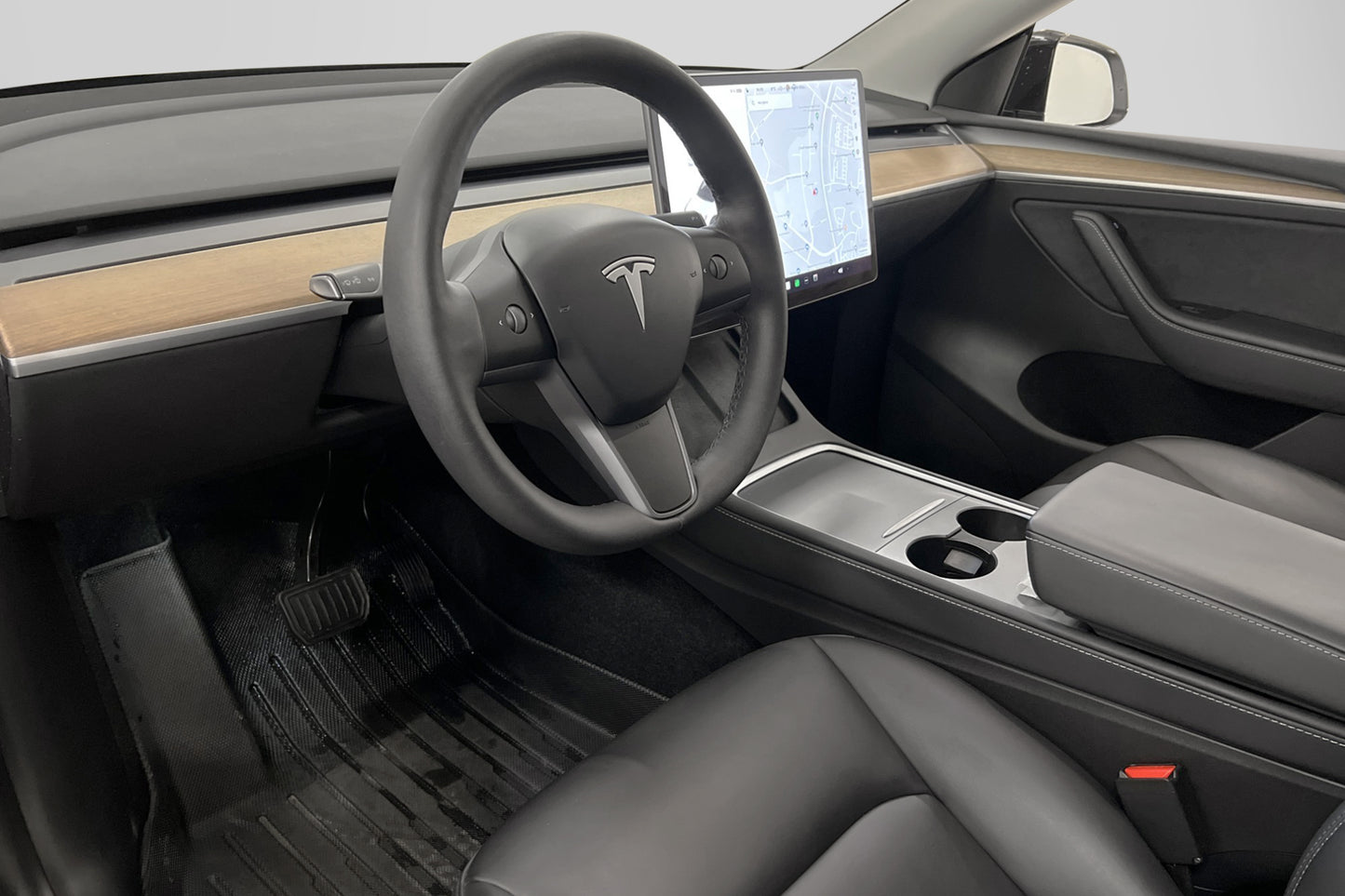 Tesla Model Y Long Range AWD 345hk Autopilot Svensksåld