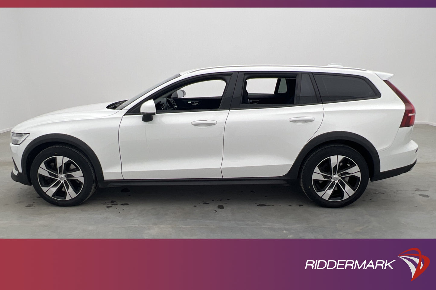 Volvo V60 Cross Country D4 AWD Momentum VOC Värm Kamera Drag