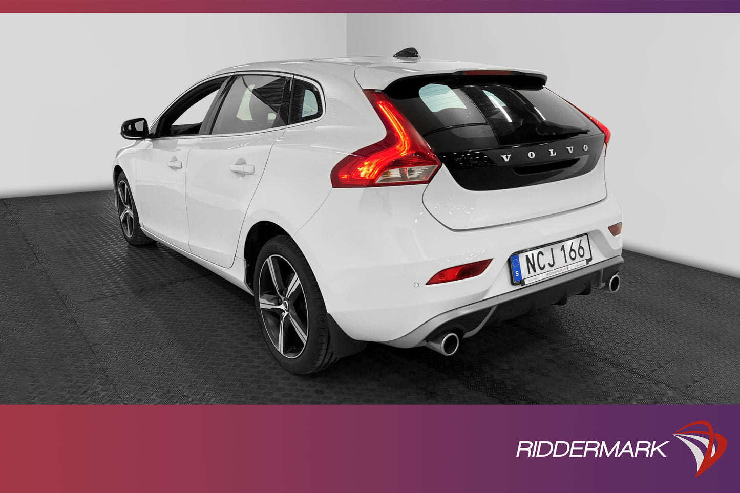 Volvo V40 D2 120hk R-Design D-Värmare Pano VOC Bytt kamrem