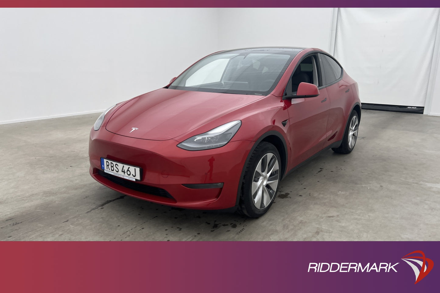 Tesla Model Y Long Range AWD En-bruk Dragkork MOMS Sv.Såld