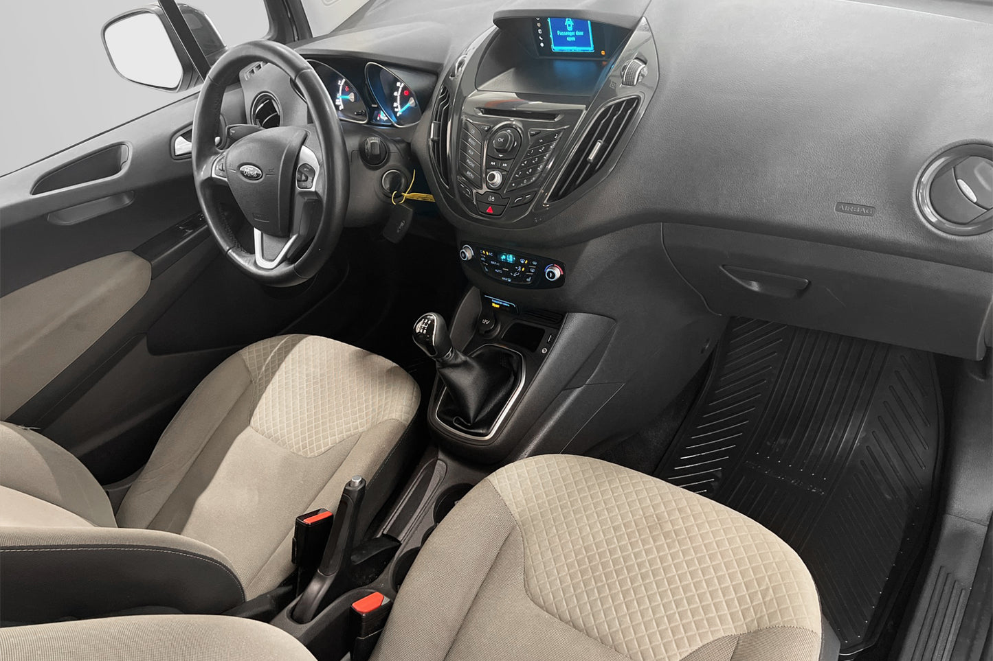 Ford Tourneo Courier 1.0Eco PDC Nyservad Moms