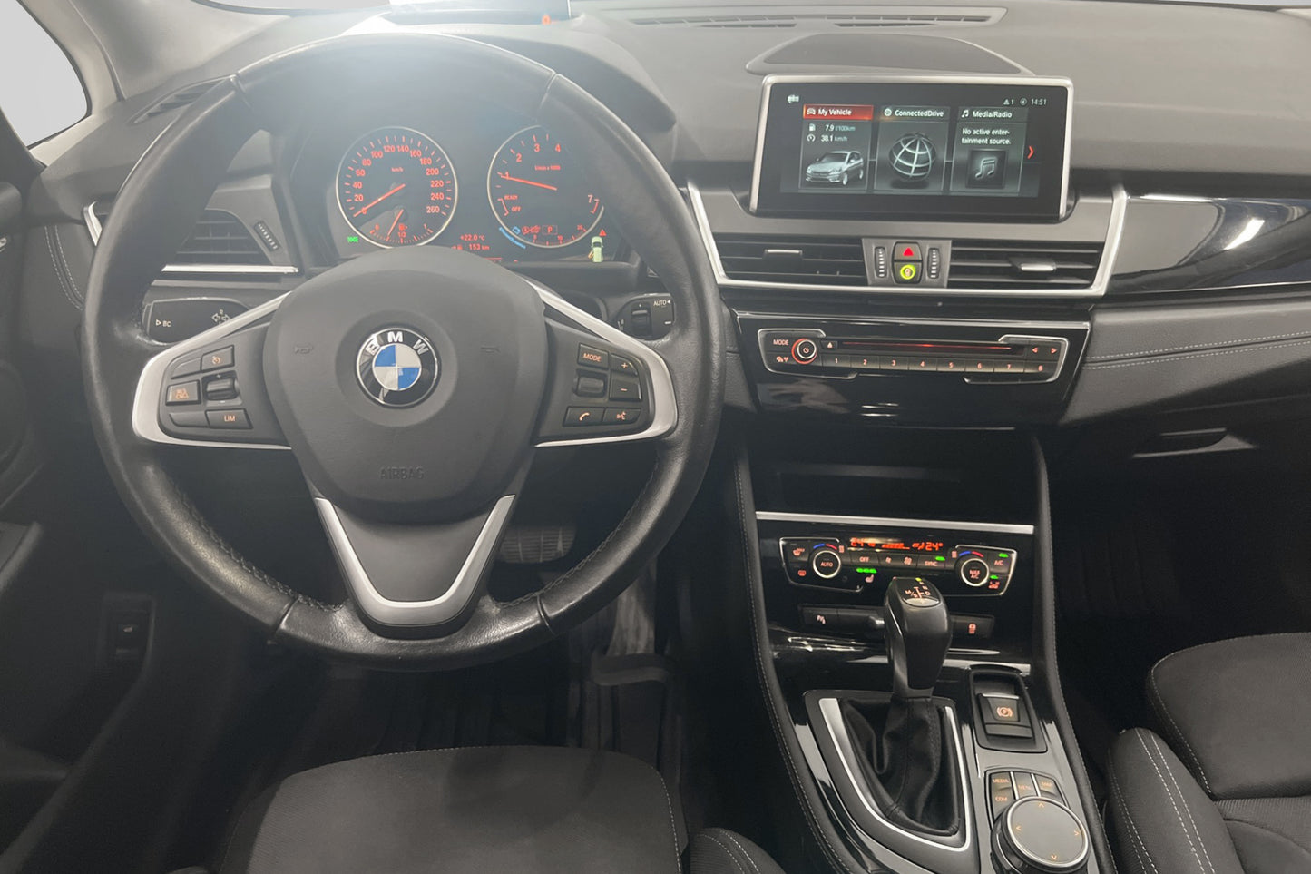 BMW 218i 136hk 7-sits Sportline LED HUD Navi P-sensorer