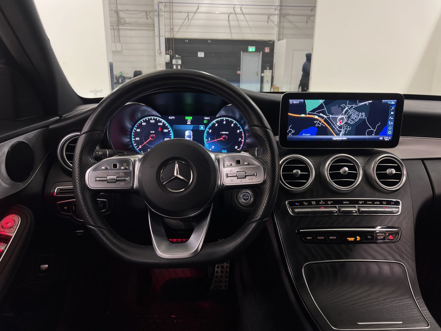 Mercedes-Benz C 200 T AMG Cockpit Kamera Skinn Drag Navi