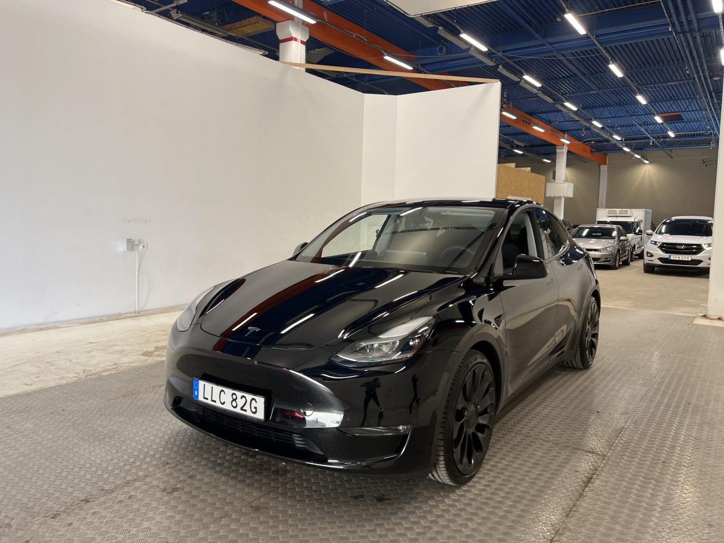 Tesla Model Y Performance AWD 450hk Svensksåld Dragkrok