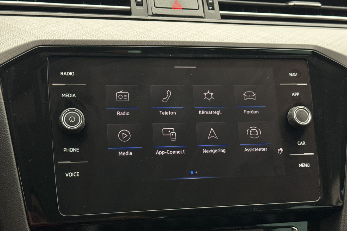 Volkswagen Passat 1.5 TSI 150hk Sensorer GPS CarPlay Välserv