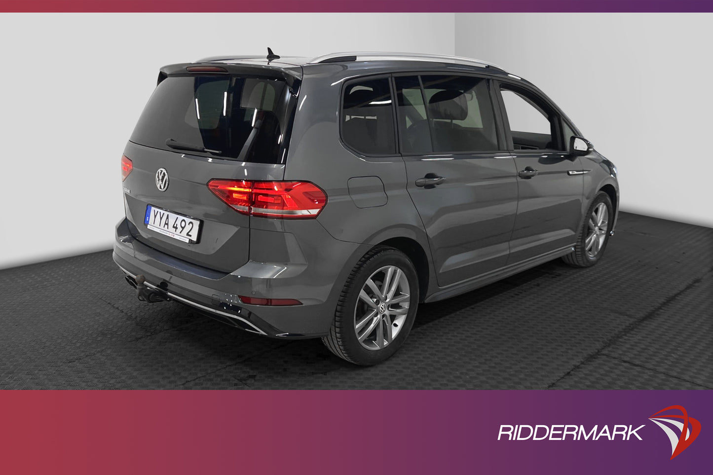 Volkswagen Touran 1.4 TSI 150hk R-line 7-sits Kamera Värmare