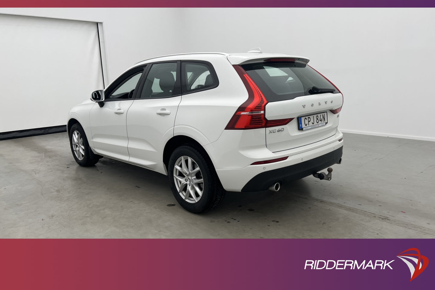 Volvo XC60 D4 190hk Momentum VOC Navi Sensorer CarPlay Drag