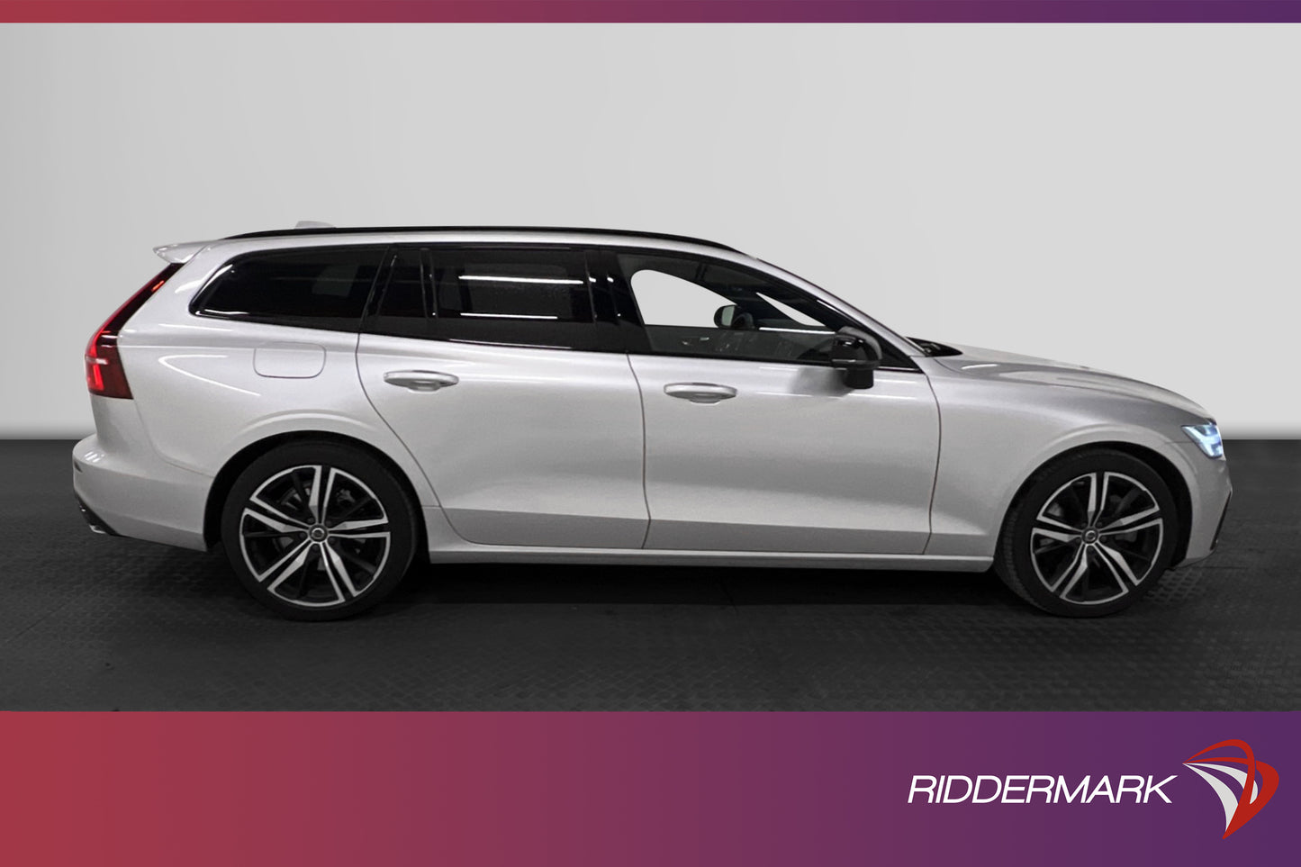 Volvo V60 T8 TwEn AWD Recharge 392hk R-Design Pano B&W 360°