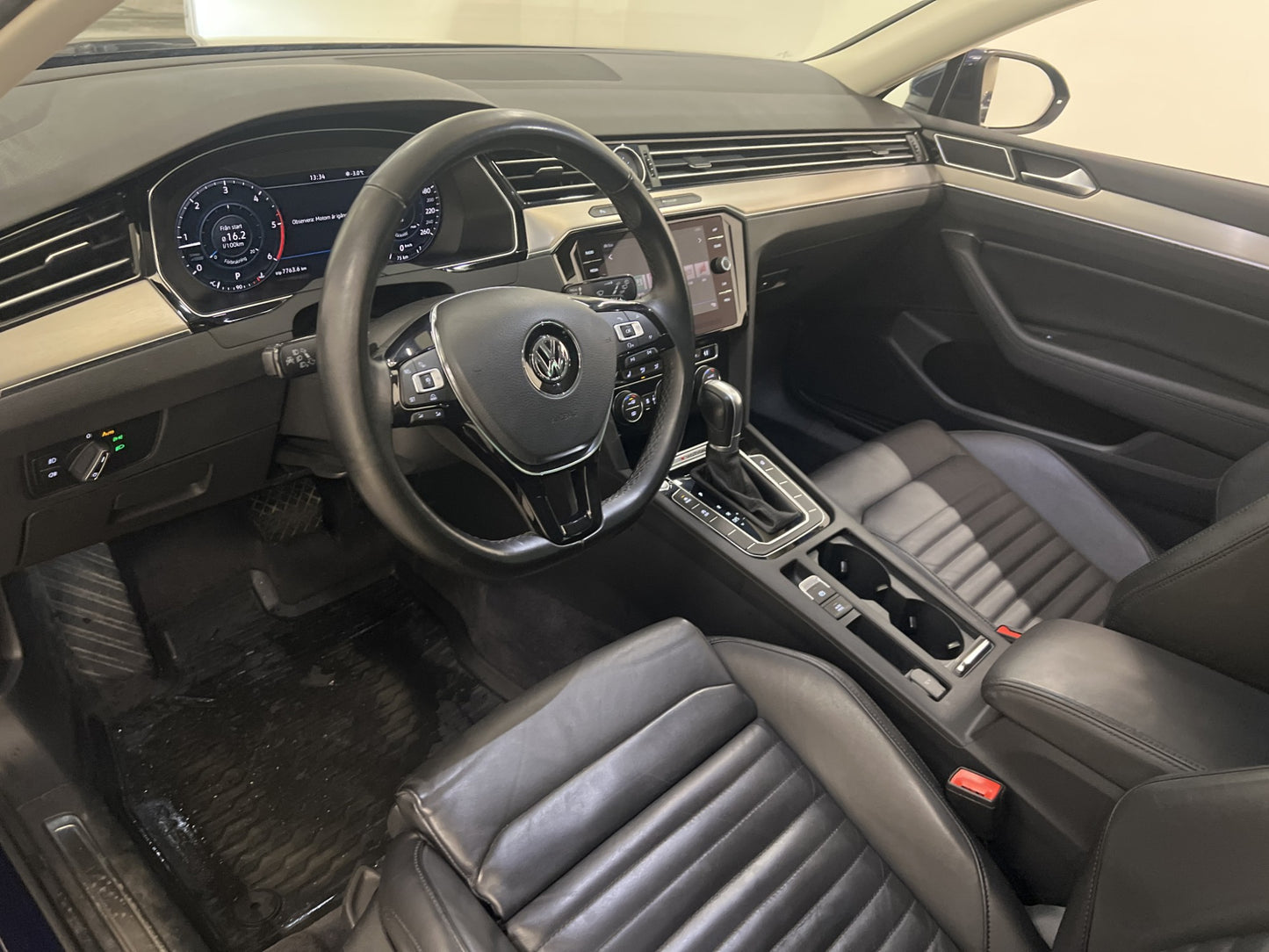 Volkswagen Passat 4M R-Line Cockpit Värm Kamera Drag MOMS