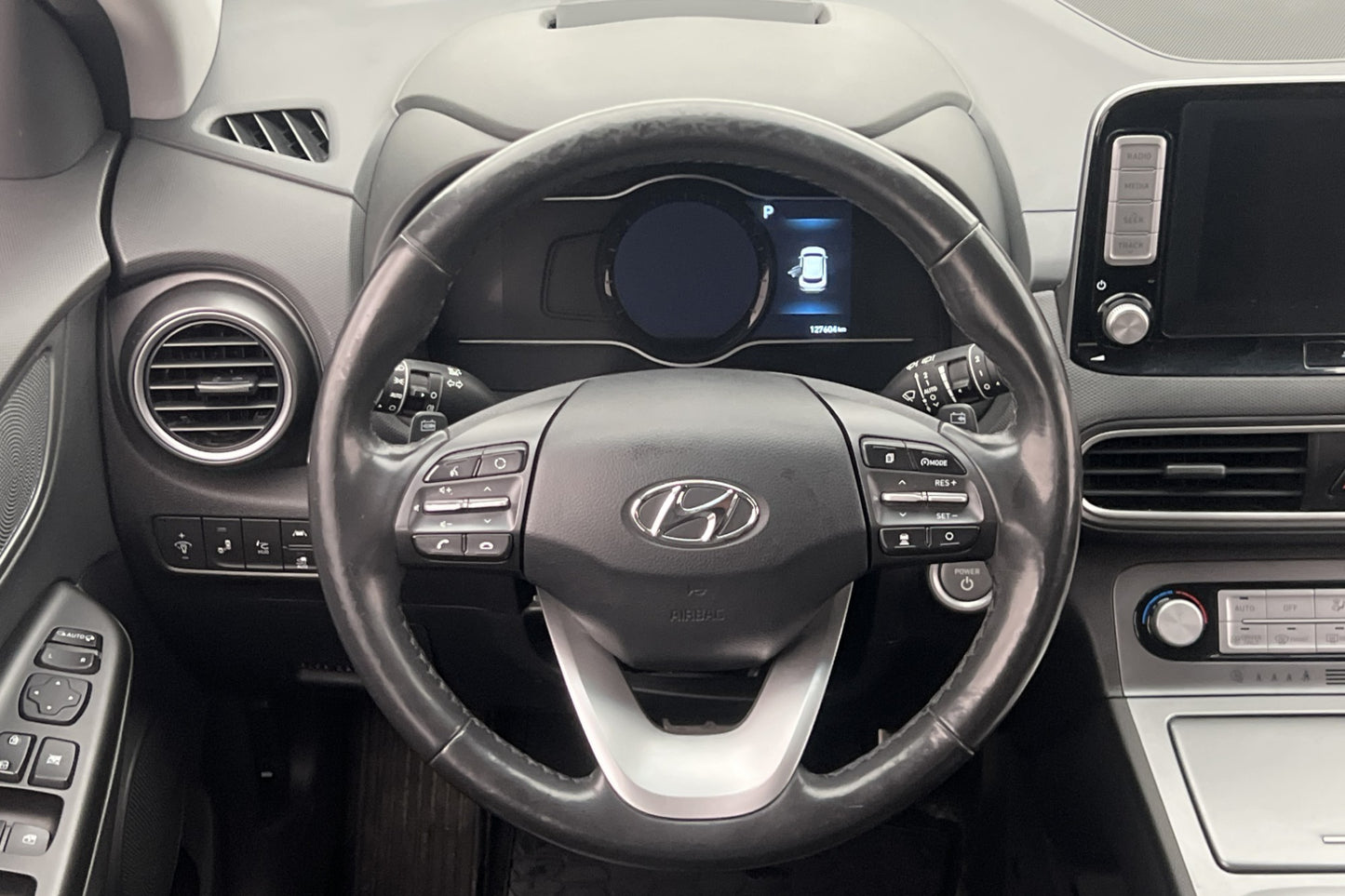 Hyundai Kona Electric 64 kWh 204hk Premium Kamera Skinn Navi