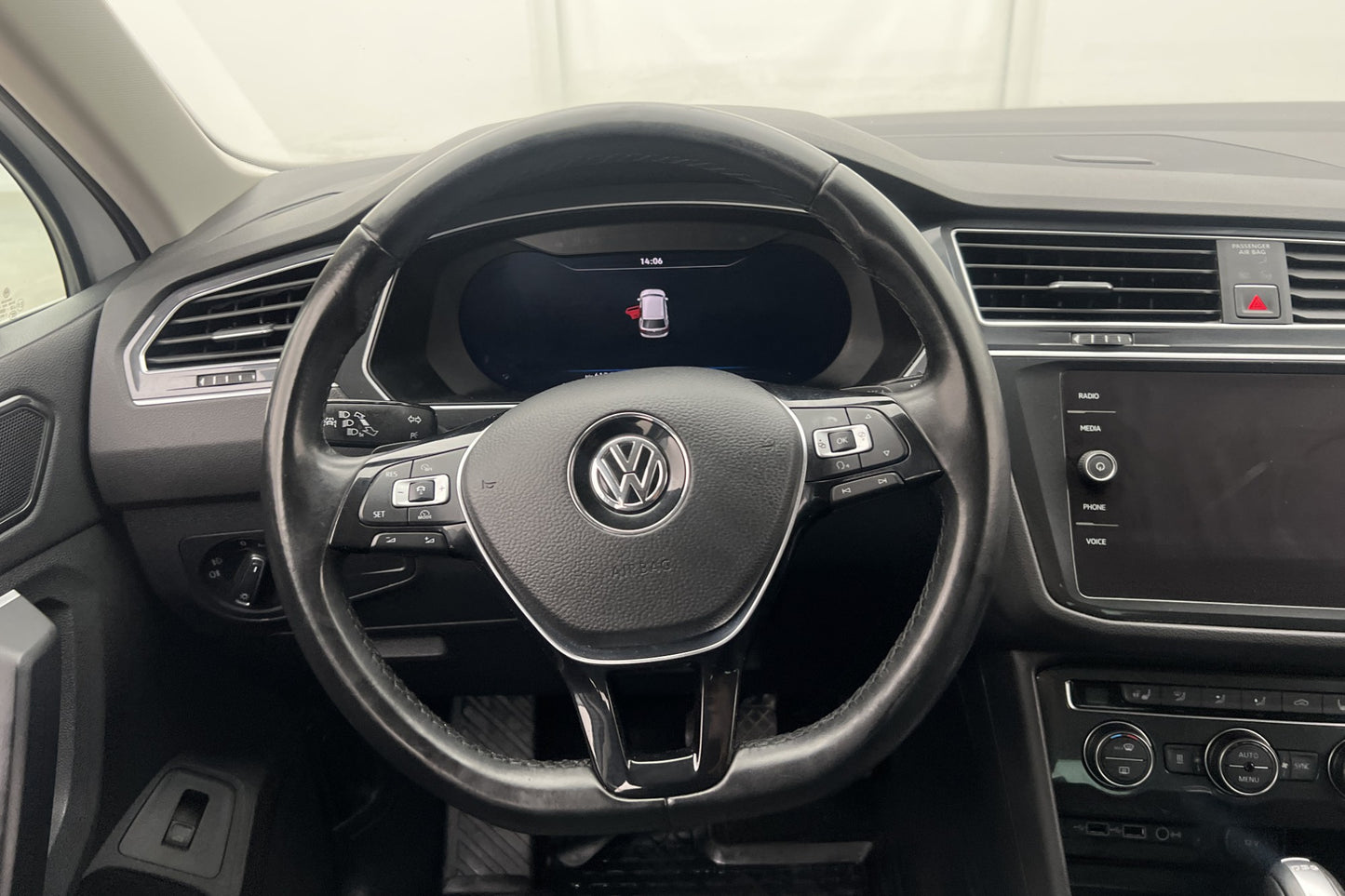 Volkswagen Tiguan 2.0 TDI 4M R-Line Cockpit Värm Kamera Drag