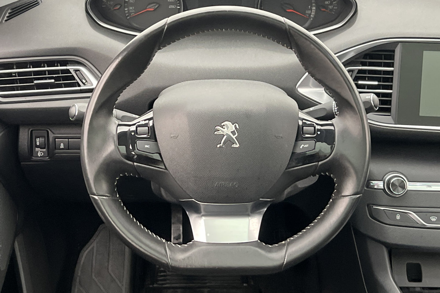 Peugeot 308 1.6 THP 125hk Active Pano Navi Sensorer Välserv