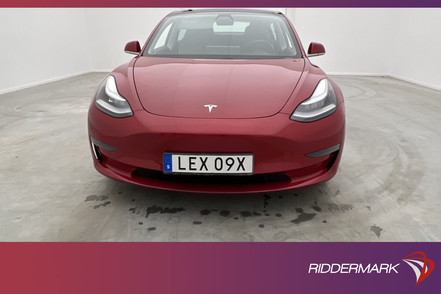 Tesla Model 3 Long Range AWD 440hk  Svensksåld Moms Autopilo