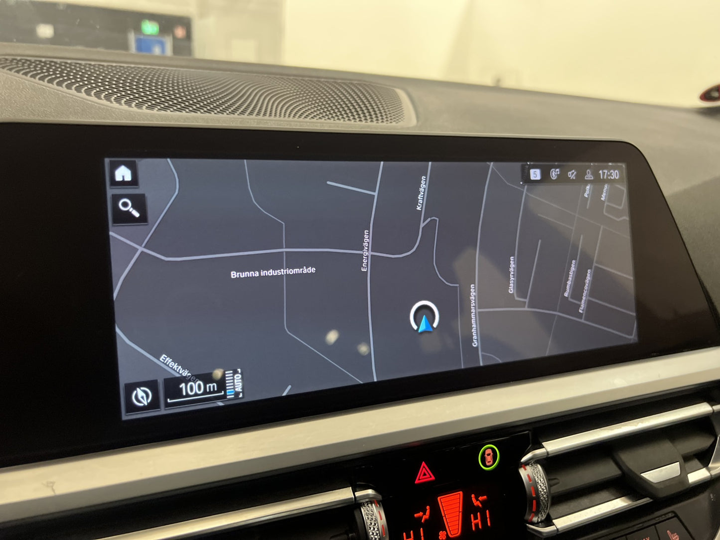 BMW 330e Sedan 292hk Sport line HiFi Rattvärme Navi Cockpit