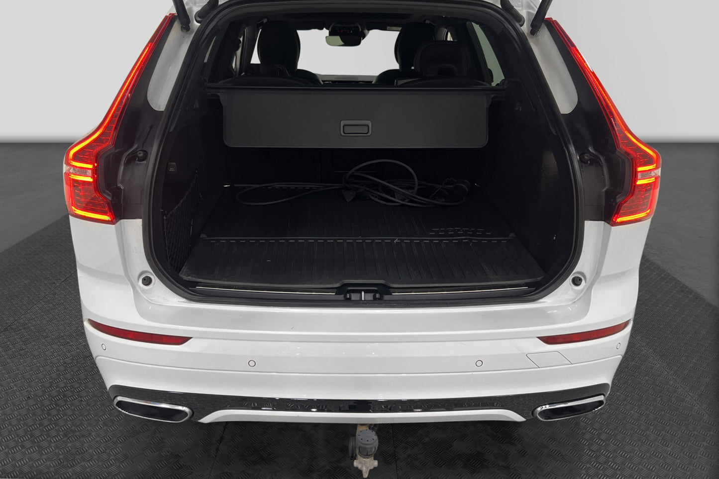 Volvo XC60 T6 AWD Recharge 340hk R-Design Pano Drag H/K MOMS