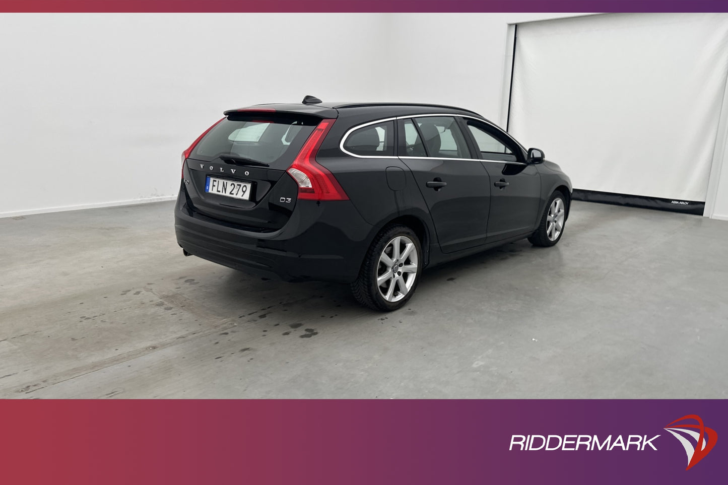 Volvo V60 D3 150hk Momentum VOC D-Värmare Navi Nyservad