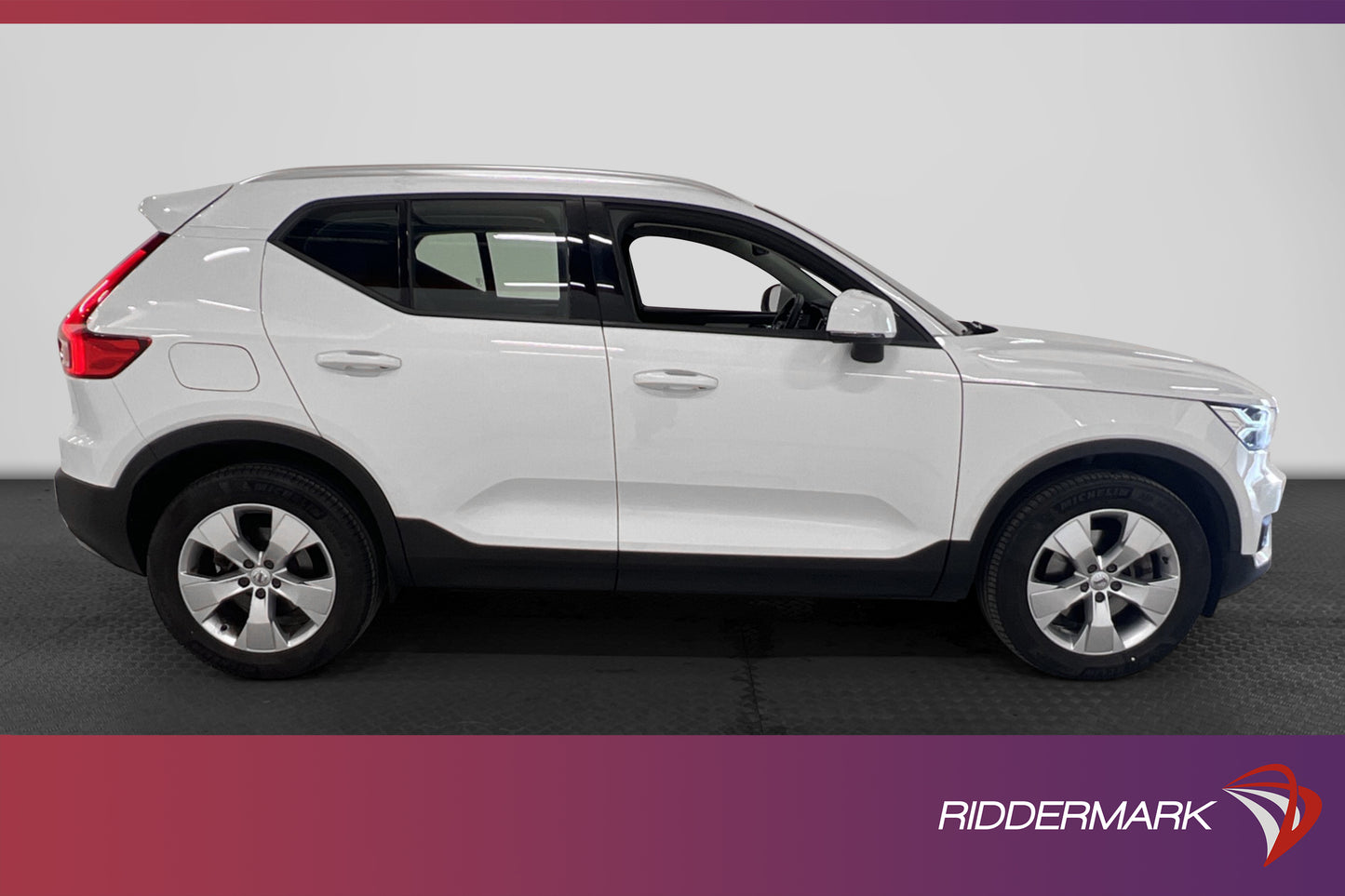 Volvo XC40 B4 AWD 197 hk VOC Navi P-sensorer Backkamera